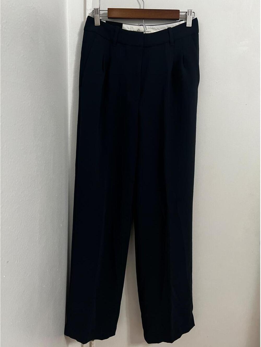Aritzia Effortless Pant - Crepette | Dark Night Navy | Size 6 Tall / High Rise